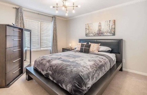 Aurora House | Ultimate Luxury but budget friendly
