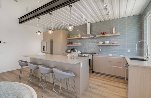 Shibui Sands House | Unique container home in Port Aransas located only two blocks to the beach! Sle