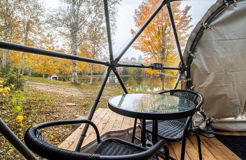 Notre-Dame-Auxiliatrice-de-Buckland Ski Chalet | Unique dome experience: comfort, kitchen, lake, campfire. Open mid-May to Octobe