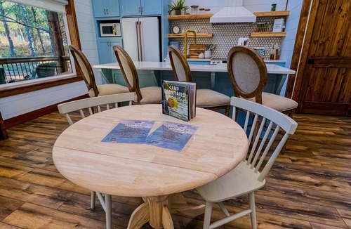 Broken Bow Cabin | Unwind in a Hot Tub Cottage w/Arcade + Playset