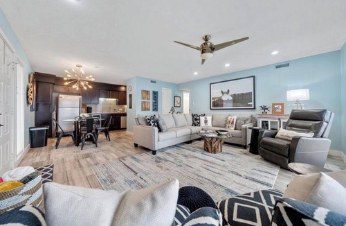 Lake Hamilton Condo | Updated 2 Bed 2 Bath Condo on beautiful Lake Hamilton 7 minutes from Oaklawn!