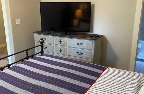 Johnson House | Updated 2 level townhome, close to the University, shopping and restaurants.