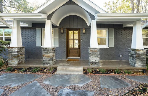 Enchanted Oaks House | Updated Lakeside Home on Quiet Cove
