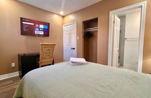 North York House | Upgraded Ensuite Rooms 7-min to Subway Near Downsview Rogers Stadium