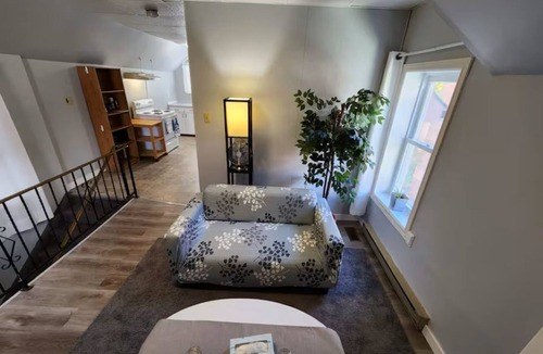 Sudbury Apartment | Upper level Central 1 Bedroom apt w/self check in
