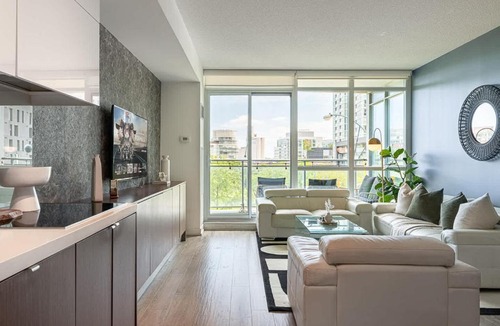 CityPlace Apartment | Upscale 3BR Downtown Suite with Parking