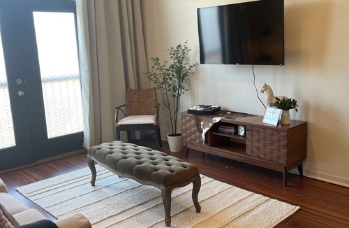 Mid City South House | Upscale condo centrally located in Baton Rouge!