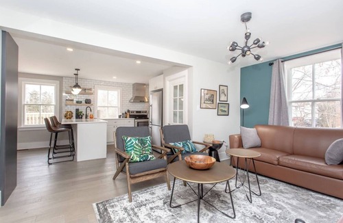 Old Town Historic District House | UPSCALE DOWNTOWN CHARM BY SHAW HIGH QUALITY BEDS