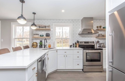 Old Town Historic District House | UPSCALE DOWNTOWN CHARM BY SHAW HIGH QUALITY BEDS