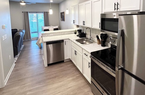 Waukee Apartment | Upscale New Studio in Waukee