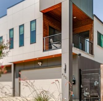 Old East Dallas House | Uptown Modern with Private Patio & 1Gbps Wi-Fi