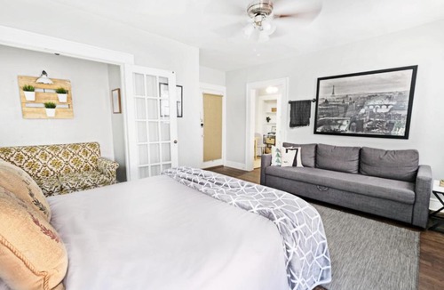 Lower Greenville Apartment | Urban Convenience Studio Flat