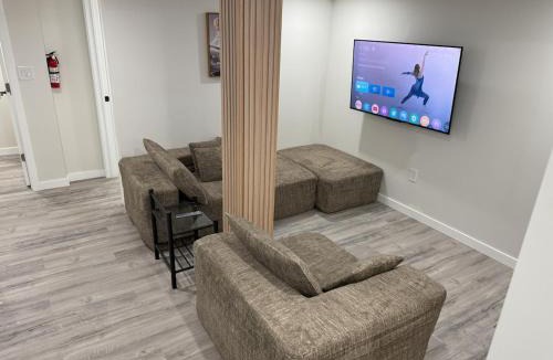 Transcona Apartment | Urban Haven Suite