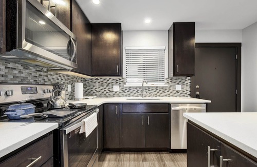 Hancock Apartment | UT North Campus Apt Unit 12/1 Mile to Moody Center