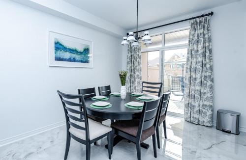 Vaughan House | Vacation Home in Vaughan