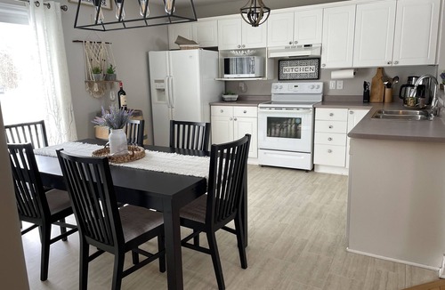 Innisfil House | Vacation Home on Simcoe lake