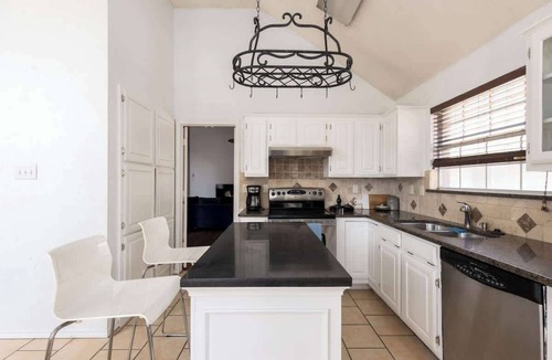Flower Mound House | Villa with Pool, BBQ and More