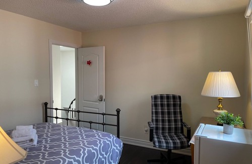 L'Amoreaux House | VSB Cozy Bedoom with Private Bathroom So Fast Fiber Net Free Parking