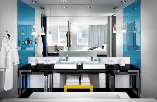 International District Hotel | W Montreal