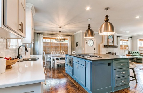 Norman House | Walk to campus! Luxurious 5-bedroom house with pool, hot tub & game room!