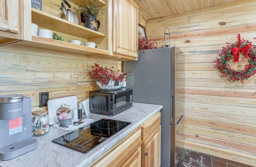 Van Buren House | Walk to Current River: Ozarks Adventure Home!