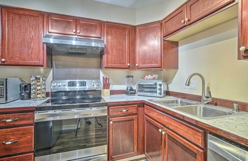 South Addition Apartment | Walk to Downtown & Coast Trail: Condo in Anchorage