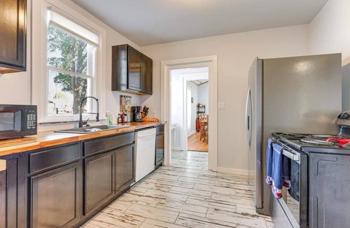 Lockhart House | Walk to Downtown Shops & BBQ: Home w/Fenced Yard!