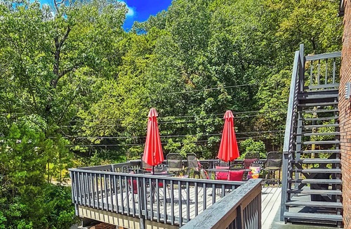 Eureka Springs Historic District Condo | Walk to Downtown | Parking | King Bed | Patios