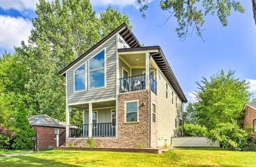 Clawson House | Walk to Main St! Sunny Clawson Home w/Yard