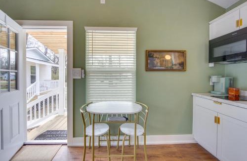Jefferson House | Walk to Museums: Art Deco Cottage in Jefferson