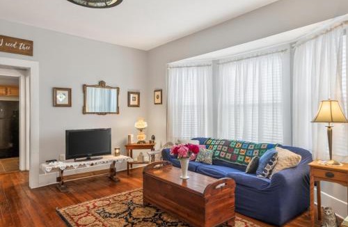 Bonner Springs House | Walk to Parks & Dining: Bonner Springs Home