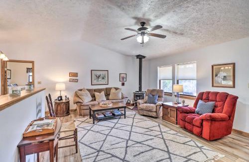 Flippin House | Walk to White River: Home w/Deck in Flippin!