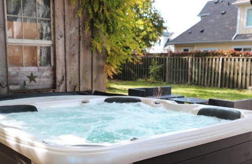 Historic Old Town House | Walking distance to Old town with Hot tub