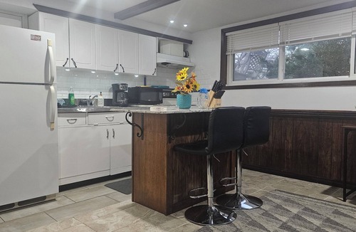 Waterloo Apartment | warm and cozy studio