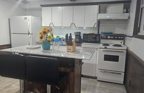 Waterloo Apartment | warm and cozy studio