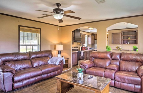 Denham Springs House | Warm + Inviting Denham Springs Home w/ Deck!