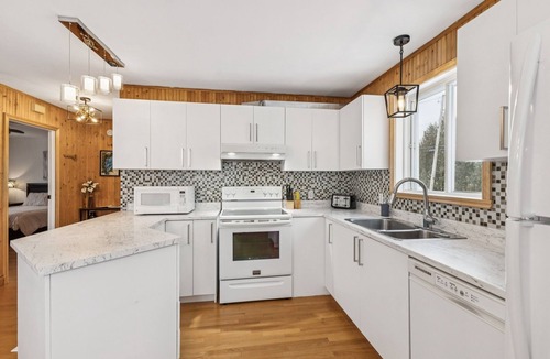 Nominingue Cottage | Water Front - Cozy Lakeside Getaway