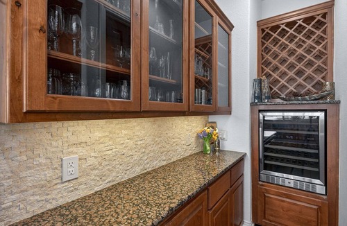 Rob Roy On The Lake House | Water's Edge | Spacious Group Retreat with Lake Travis Views!