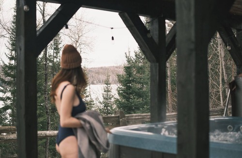 Saint-Michel-des-Saints Ski Chalet | Waterfront, Spa, Sauna, Cold bath Private dock, Fishing, View