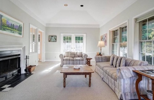 Saint-Faustin-Lac-Carre Cottage | WATERFRONT ICONIC CHALET ON PRISTINE LAKE