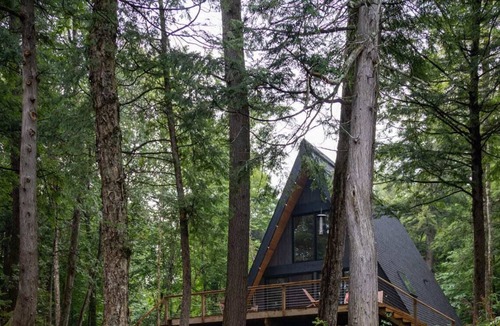 Saint-Calixte Ski Chalet | Waterfront, A-Frame, communion with nature,