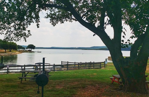 Graford House | Waterfront Bungalow on Possum Kingdom Lake