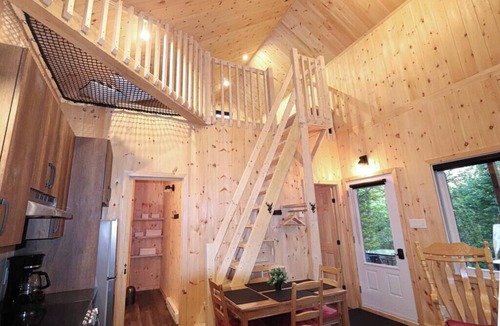 Shannon House | Waterfront Cabin with Spa | Le Colvert