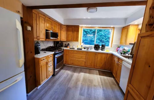 Springwater Cottage | Waterfront cottage in Elmvale, Orr Lake