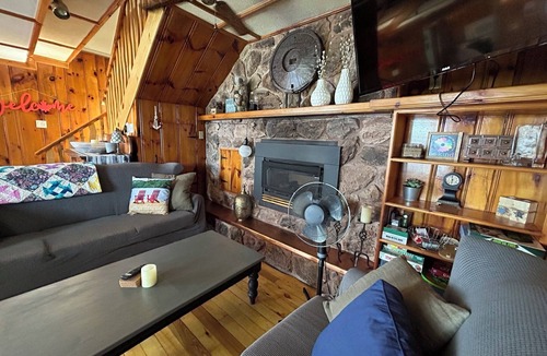 Havelock-Belmont-Methuen Cottage | Waterfront Cottage w/Sunset Views, Dock, & Family Fun | Kayaks, Firepit, Fishing