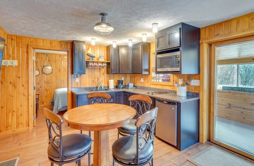Crofton Cabin | Waterfront Crofton Cabin - Boat Dock & Fire Pit!