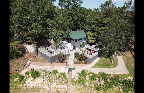 Hoyt House | Waterfront Eufaula Lake house in Hidden Paradise with dock and slip