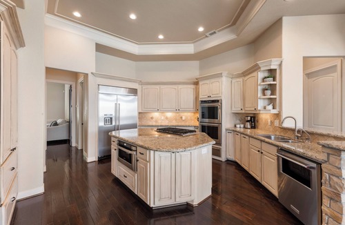 Montgomery House | Waterfront home, 6 bedrooms private pool and dock on Lake Conroe