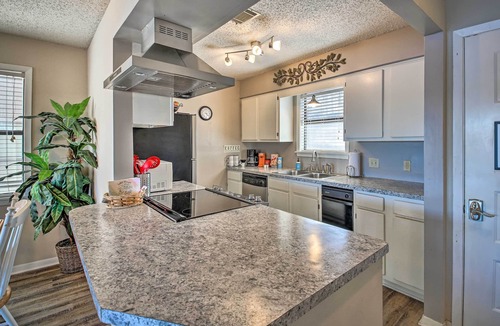 Mid America Condo | Waterfront Hot Springs Condo w/Boat Slip & Pool!