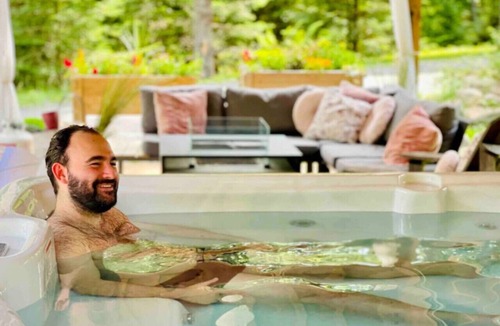 La Minerve House | Waterfront - hot tub - Theatre - Mont-Tremblant